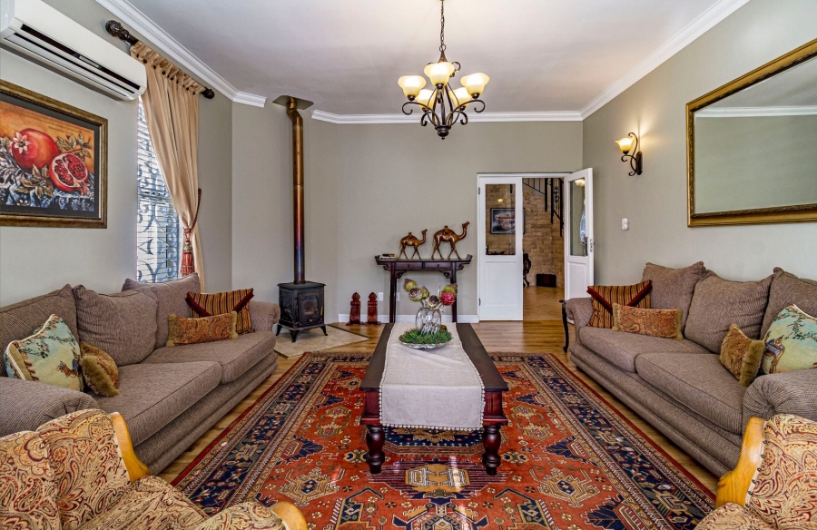 5 Bedroom Property for Sale in Golden Acre Western Cape